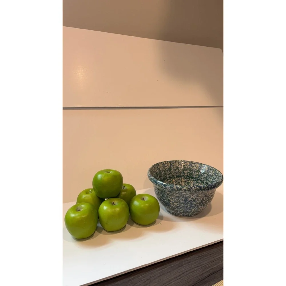 Vintage Spongeware Stoneware Bowl Blue Green Speckled Ceramic with 6 Faux Apples